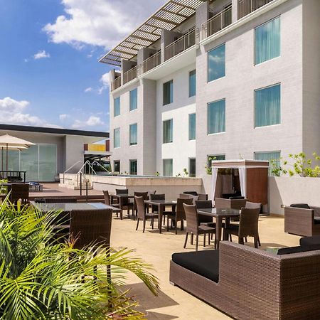 Hotel Courtyard By Marriott Kingston, Jamaica Extérieur photo