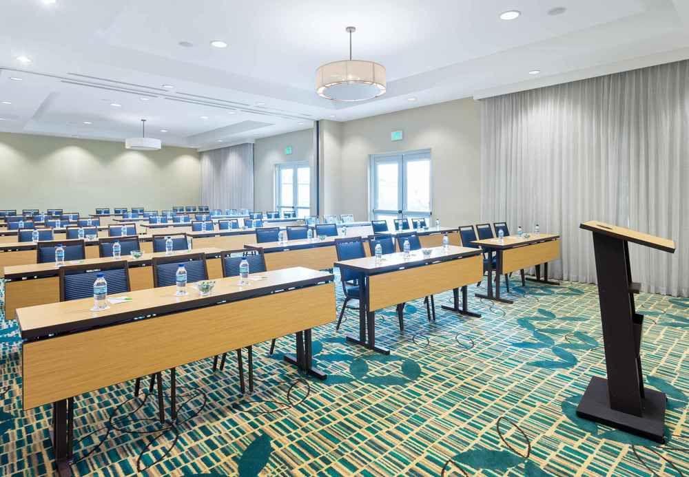 Hotel Courtyard By Marriott Kingston, Jamaica Extérieur photo