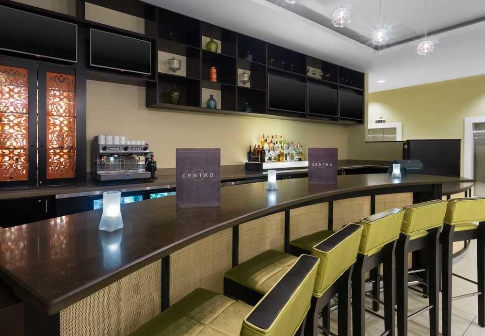 Hotel Courtyard By Marriott Kingston, Jamaica Extérieur photo
