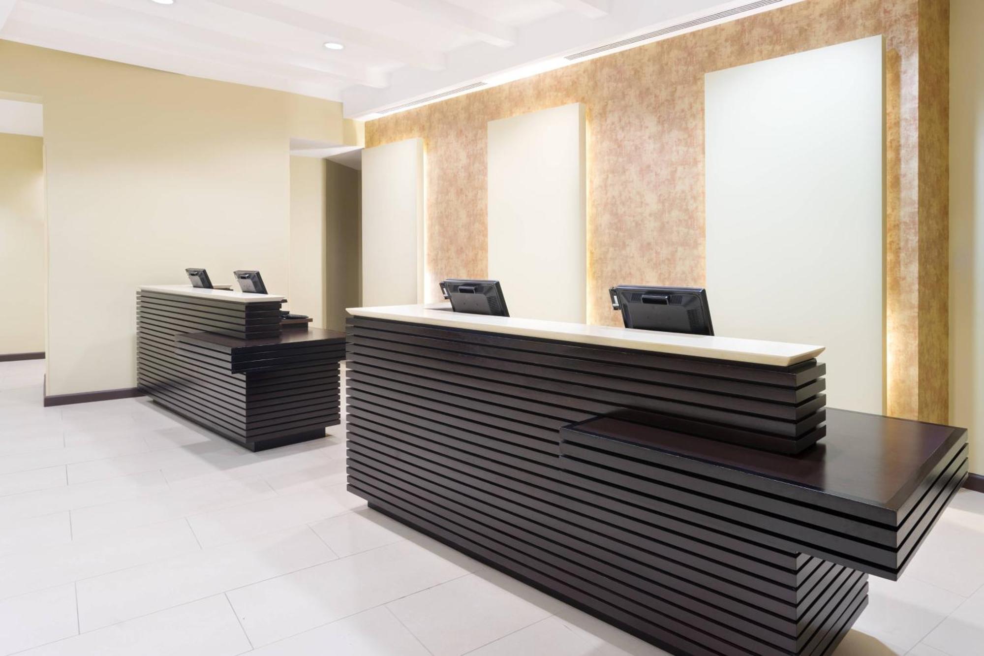 Hotel Courtyard By Marriott Kingston, Jamaica Extérieur photo