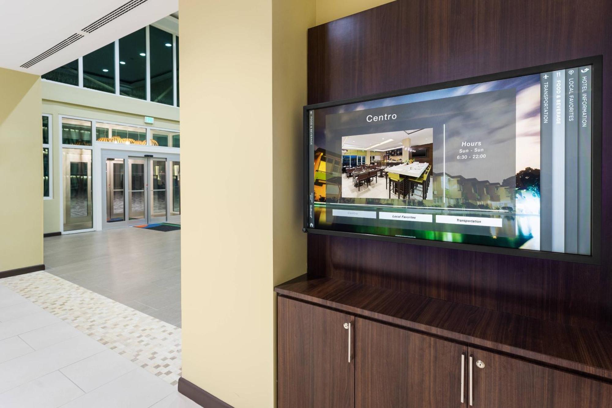 Hotel Courtyard By Marriott Kingston, Jamaica Extérieur photo