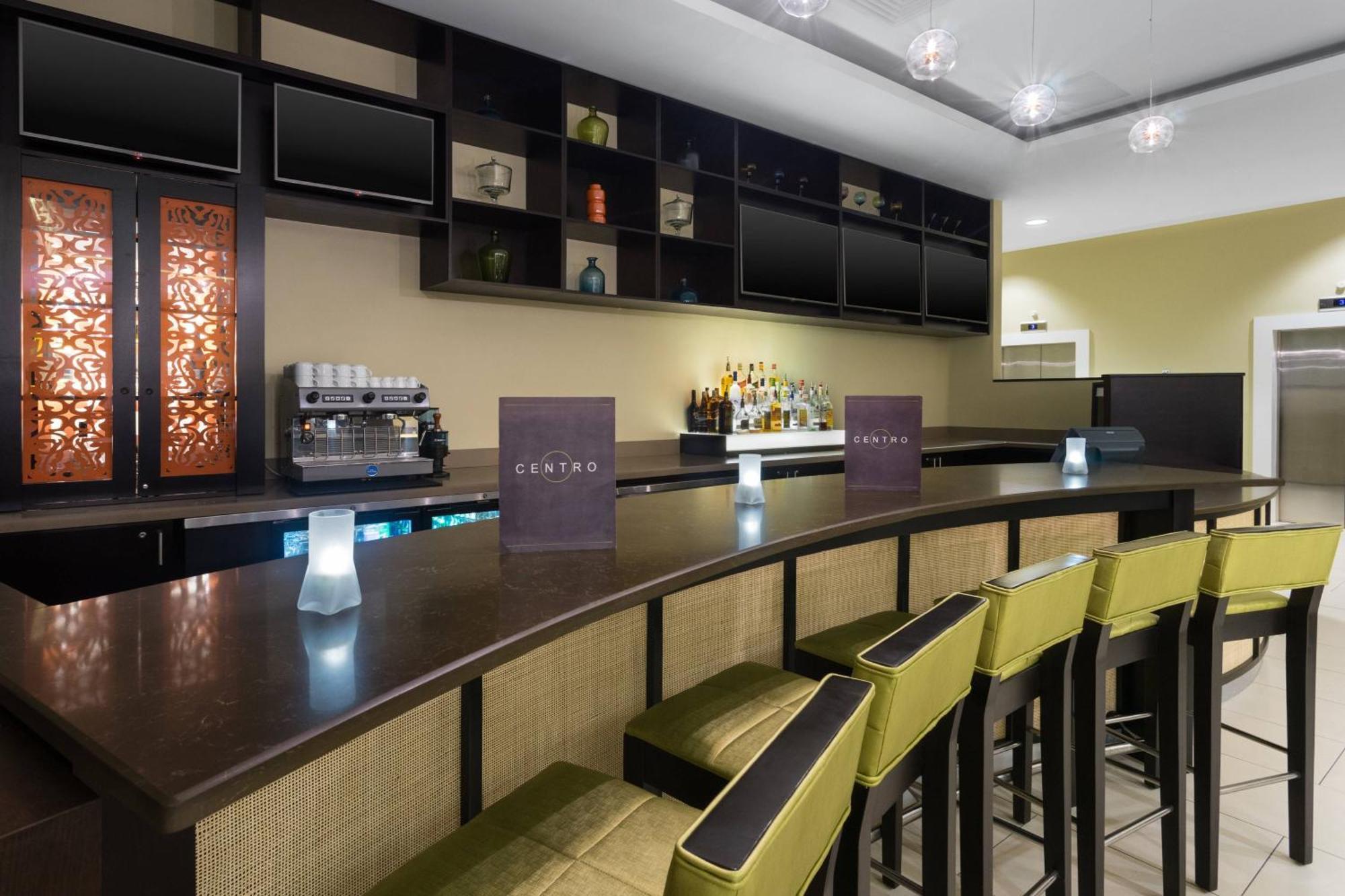 Hotel Courtyard By Marriott Kingston, Jamaica Extérieur photo