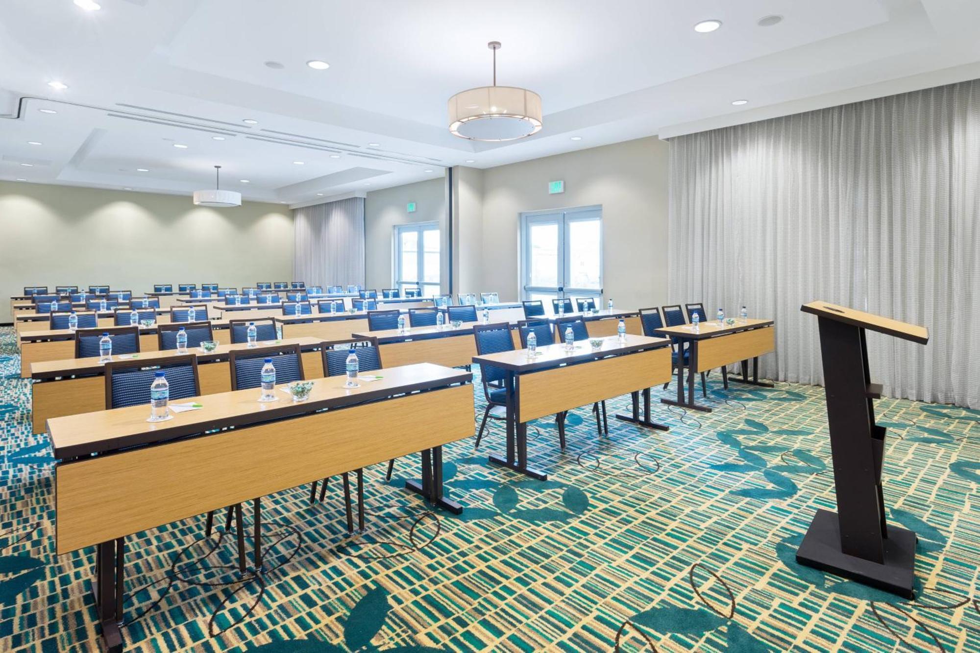 Hotel Courtyard By Marriott Kingston, Jamaica Extérieur photo