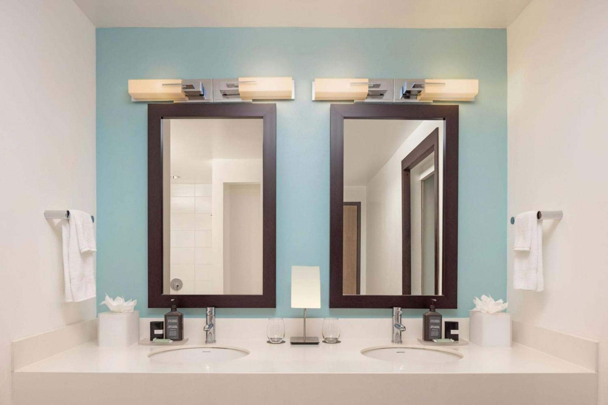 Hotel Courtyard By Marriott Kingston, Jamaica Extérieur photo